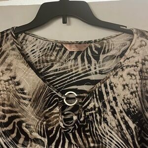 SJS Black and Cream Graphic Tunic with 3/4 Sleeves